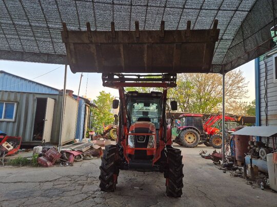 Daedong Tractor PX800 (80hp) 앞좌측면