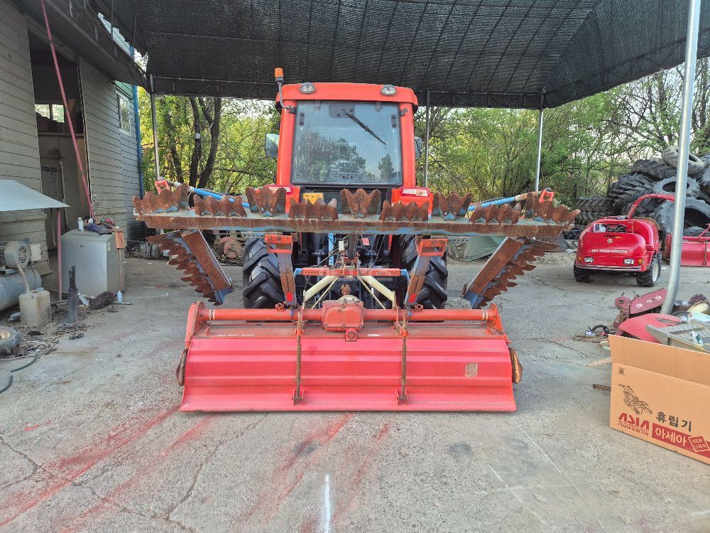 Daedong Tractor PX800 (80hp) 뒤우측면