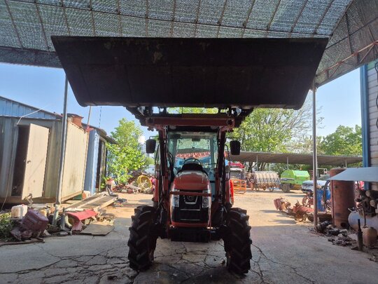 Daedong Tractor RX680PSC (68hp) 앞좌측면