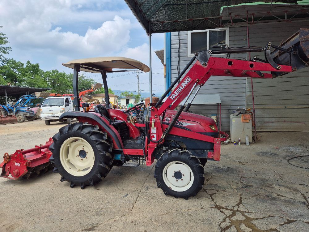 TYM 트랙터 T390 (39마력) 뒤우측면