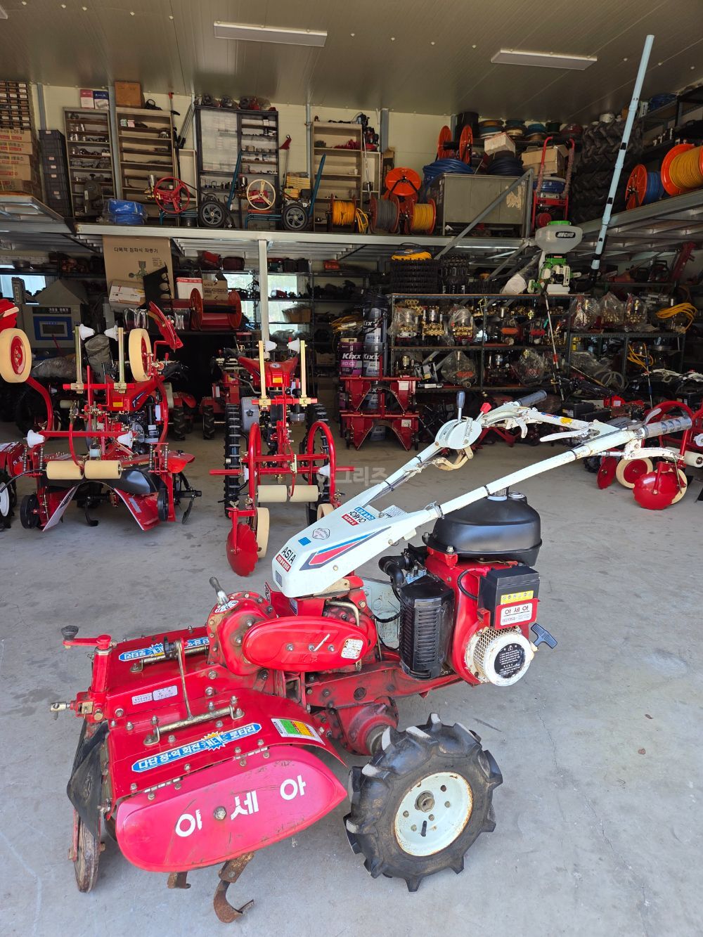 Shibaura Cultivator AMC-800S  뒤우측면