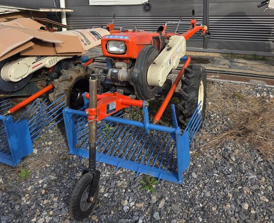 대동 경운기 부착형 마늘수확기 앞좌측면