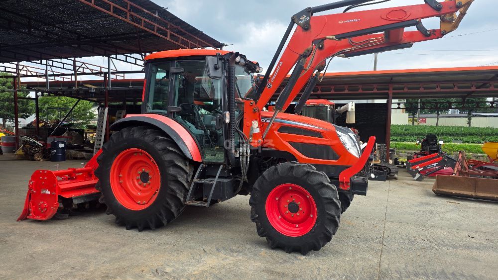 대동 트랙터 PX1300 (125마력) 뒤우측면