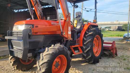 구보다 트랙터 L44 (42마력) 앞좌측면