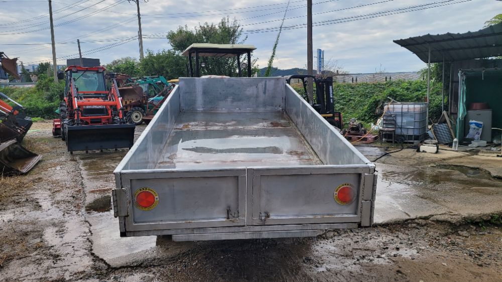 자가 집적제작 트레일러 유압덤프. 트래일러 앞좌측면