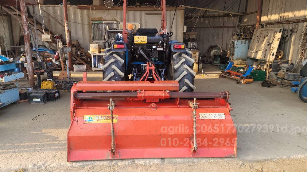 LS Tractor R53 (53hp) 뒤우측면