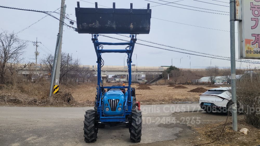 LS 트랙터 R53 (53마력) 뒤우측면