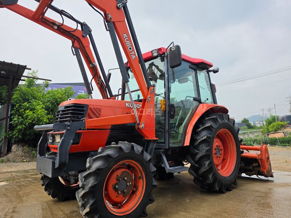 Kubota Tractor GM56 (56hp) 뒤우측면