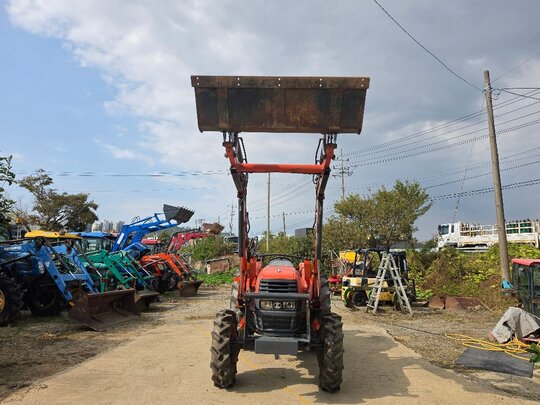 구보다 트랙터 L550 (55마력) 앞좌측면
