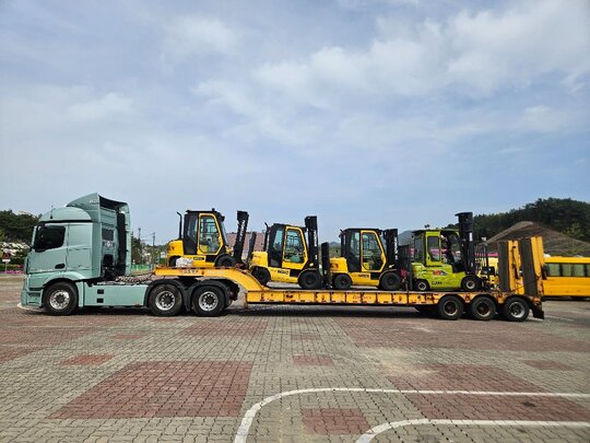 각종농기계.건설기계 전문운송합 운송 운송 앞좌측면