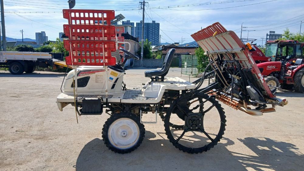 Kukje Rice transplanter RGO-60SDYH (6Rows) 뒤우측면