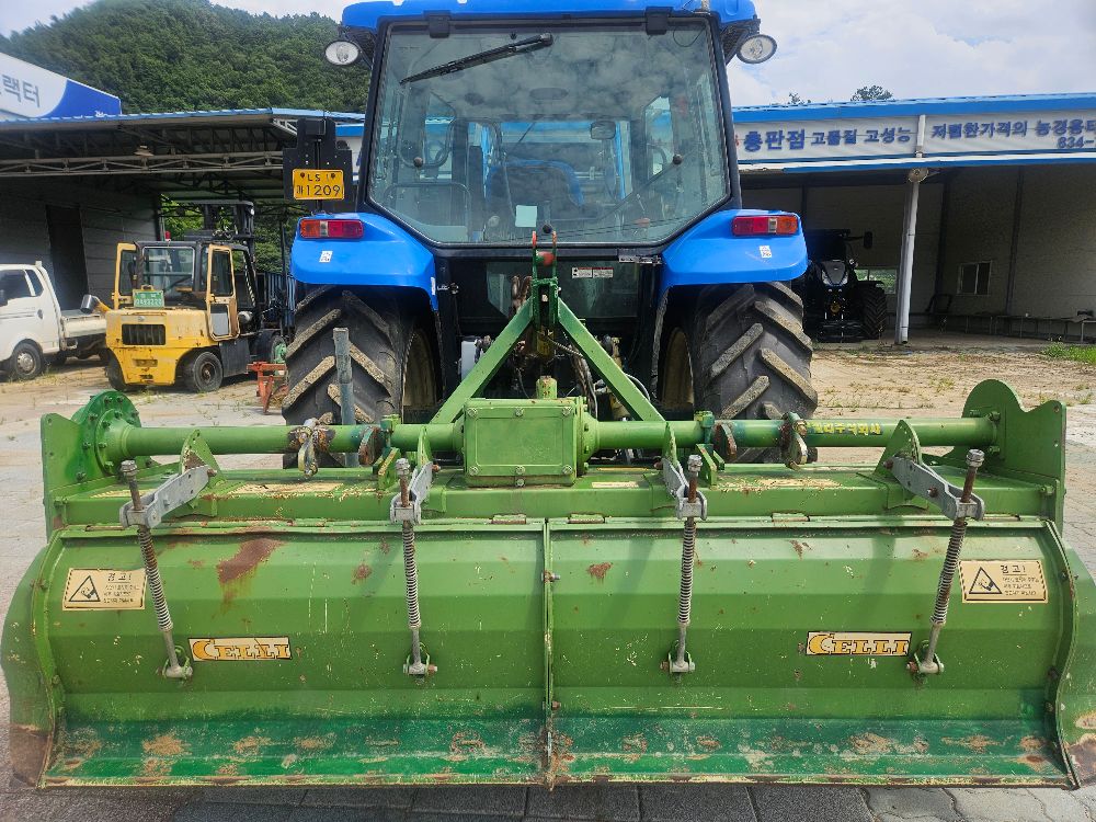 뉴홀랜드 트랙터 T5060 (105마력) 뒤우측면