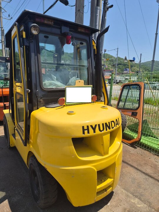 Hyundai Forklift 33DF (3.3톤)