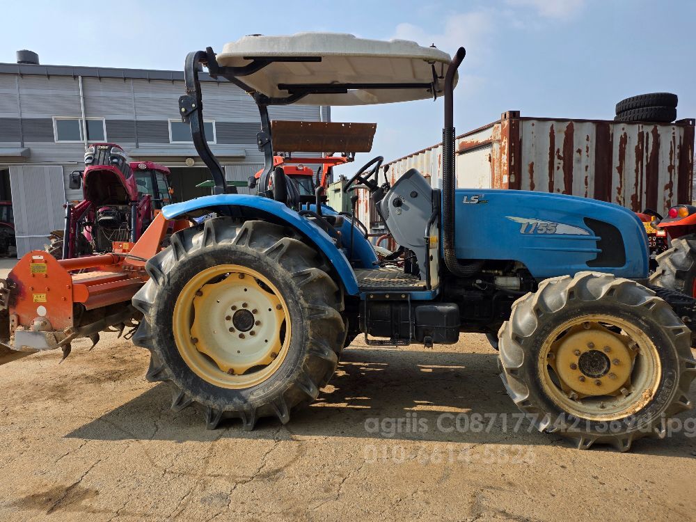 LS 트랙터 U55 (55마력) 뒤우측면