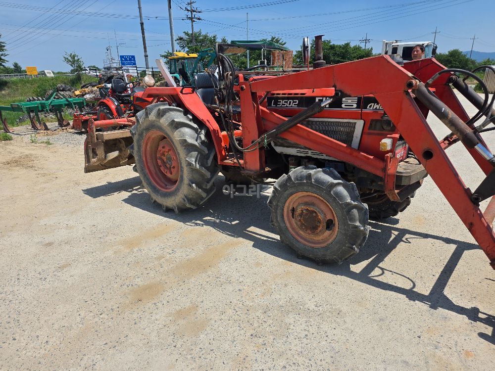 대동 트랙터 L3502 (35마력) 뒤우측면