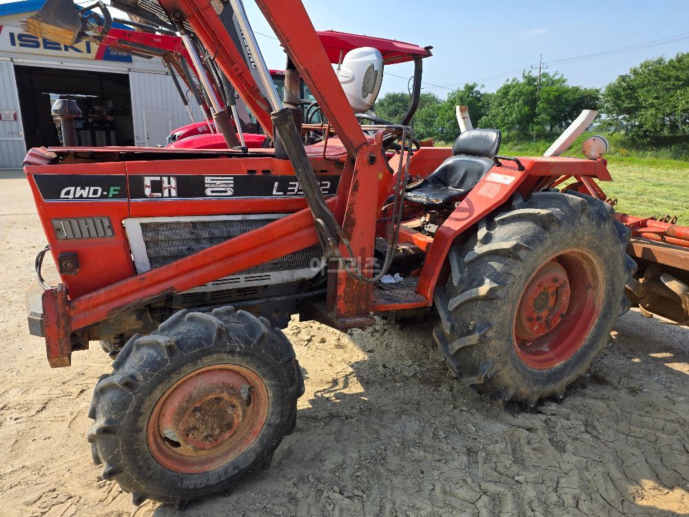 대동 트랙터 L3502 (35마력) 뒤우측면