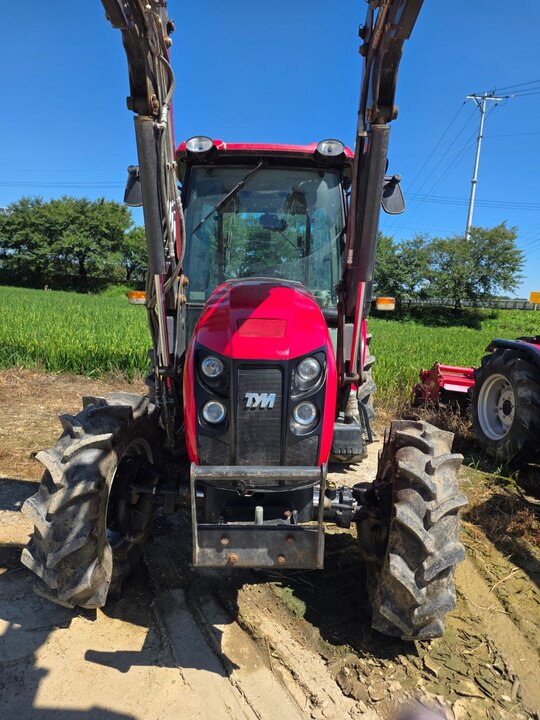 TYM 트랙터 TX62 (62마력) 앞좌측면