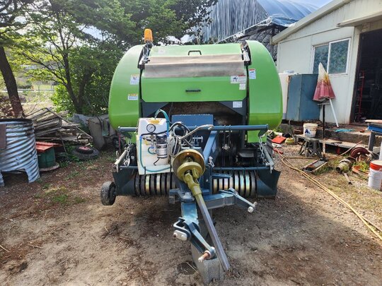 Shibaura Round Baler TCR2240AN  앞좌측면