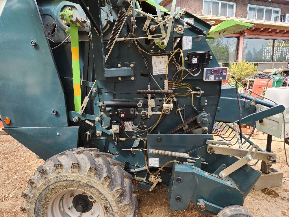 Shibaura Round Baler TCR2240AN  뒤우측면