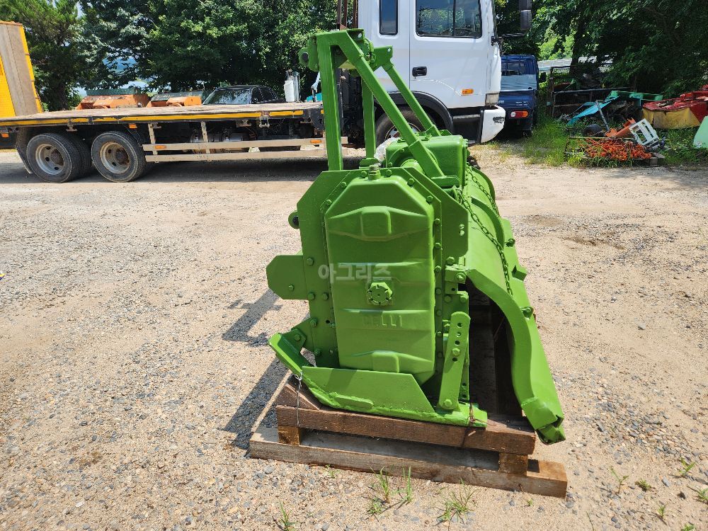첼리 로타리 K235 (경폭232cm) 뒤우측면