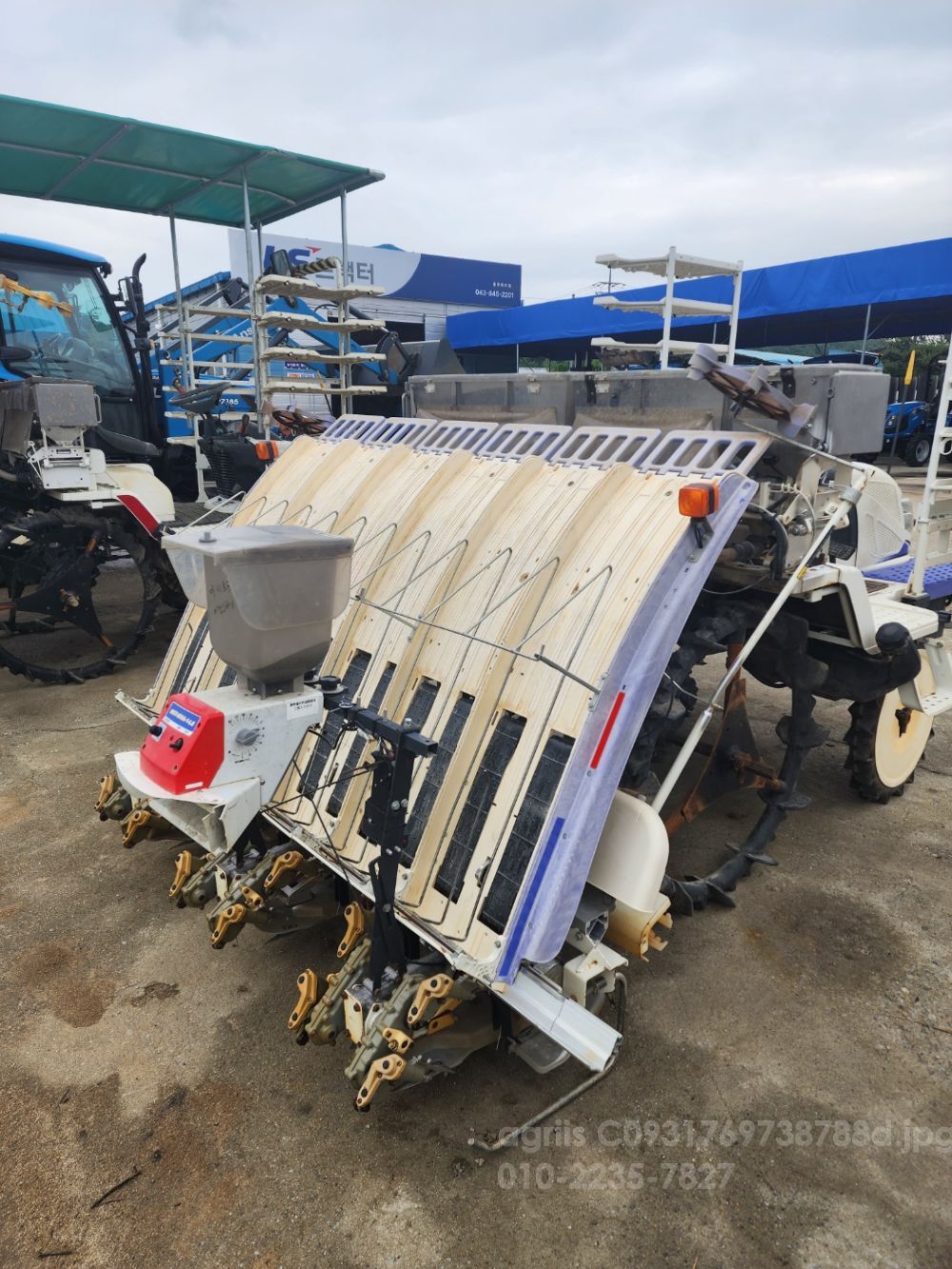 LS Rice transplanter LV63D (6Rows) 뒤우측면