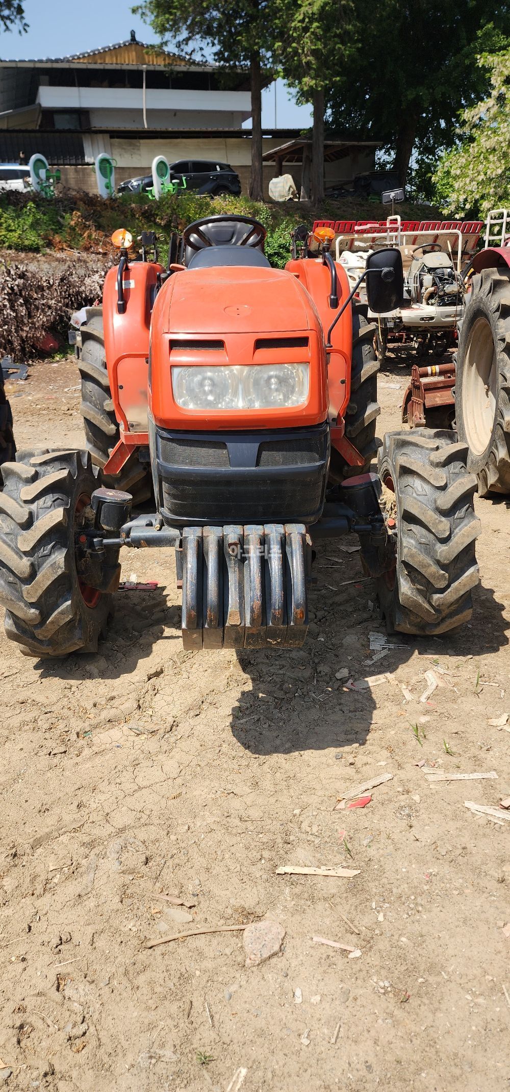 Daedong Tractor LX470 (47hp) 뒤우측면