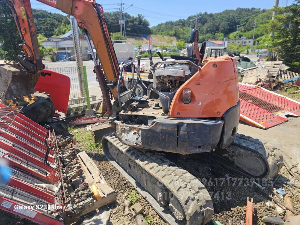  굴삭기 히타치 3톤 굴삭기 앞좌측면