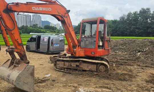  Excavator 대우02 굴착기 (5톤톤) 앞좌측면