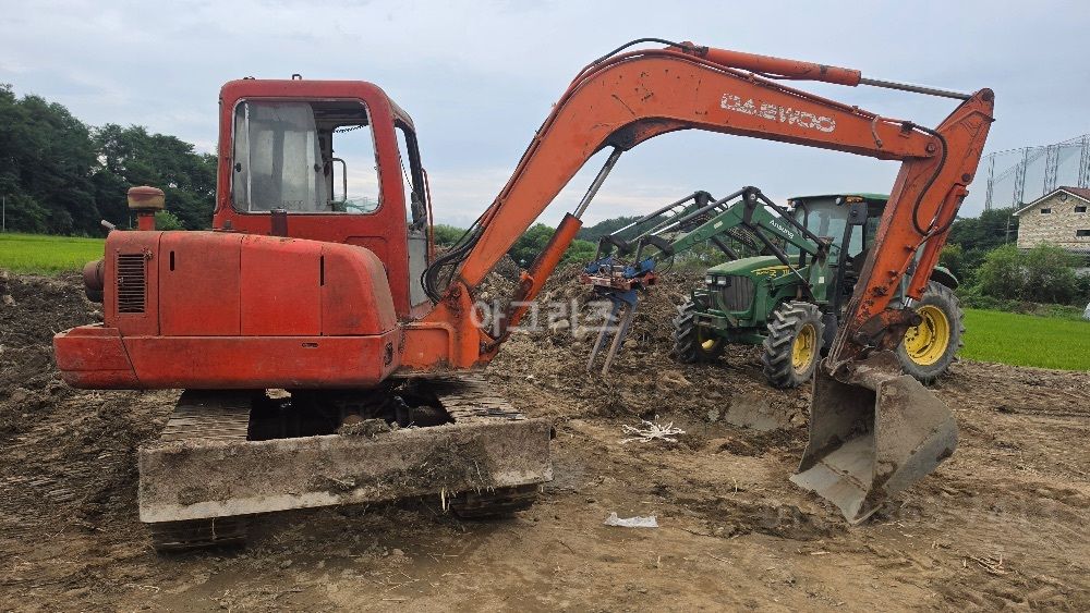  Excavator 대우02 굴착기 (5톤톤) 뒤우측면