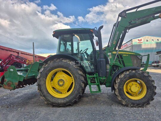 JohnDeere Tractor 6120E (120hp) 앞좌측면
