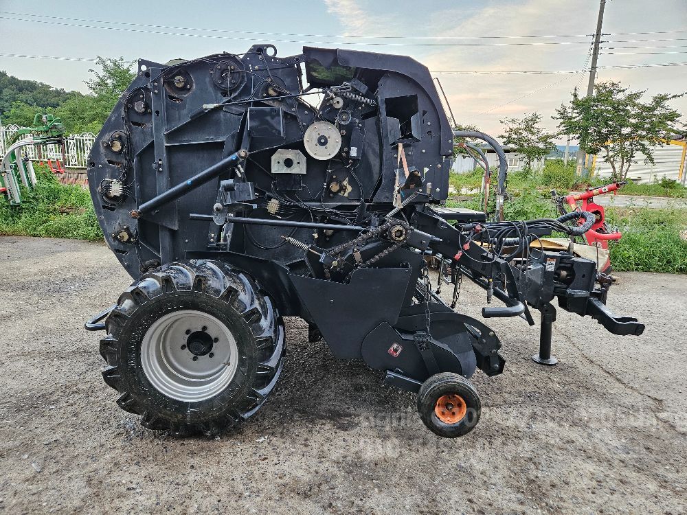 KUHN 명성 원형베일러2135 FB2135 뒤우측면