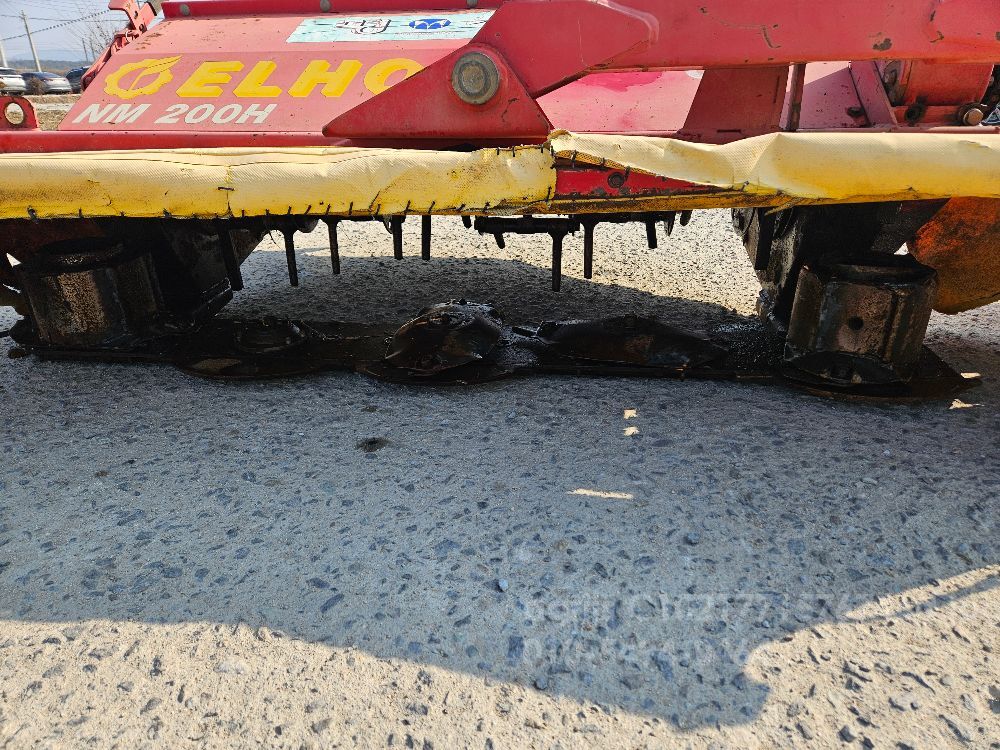  디스크모우어컨디셔너 NM200H부품용  뒤우측면