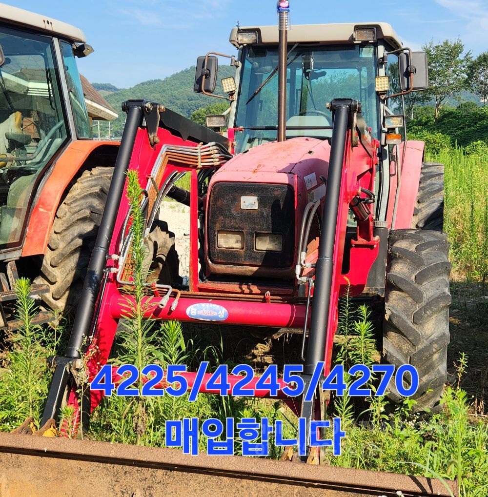 아세아 MF 트랙터 MF-4245 (85마력) 뒤우측면