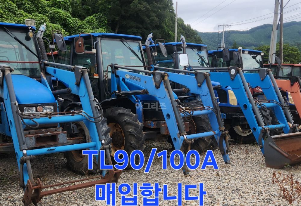 뉴홀랜드 트랙터 TL100 (95마력) 뒤우측면