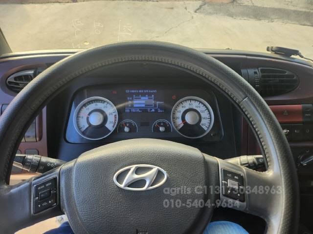 Hyundai  메가4.5톤 중축 5톤 중고화물차  사진 10