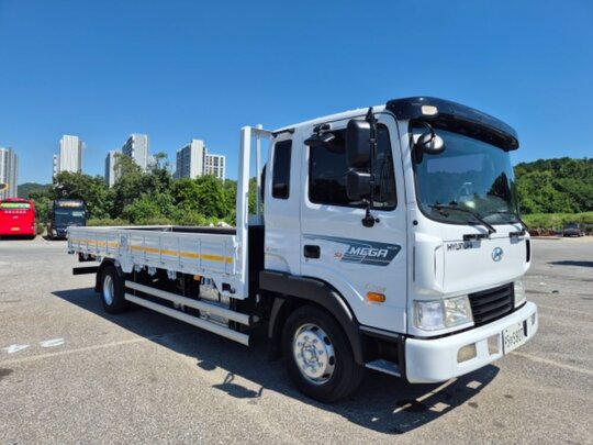 Hyundai 현대 메가4.5톤 트럭 5톤 화물차 초장축 오토 5t  앞좌측면