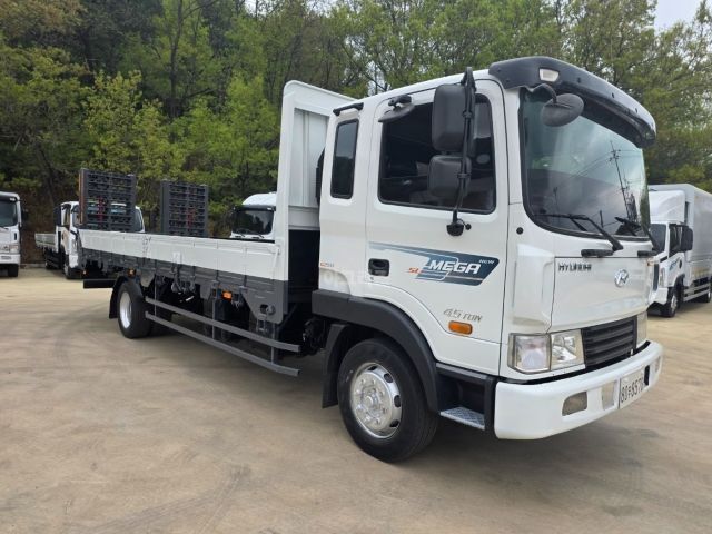 Hyundai 메가5톤 사다리차 현대 4.5톤 트럭 4.5t  뒤우측면