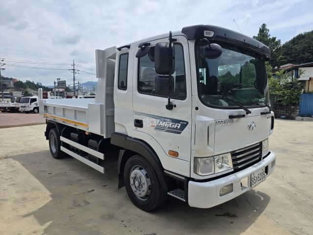 Hyundai 메가5톤 덤프 4.5톤덤프 현대트럭카고 5t  뒤우측면