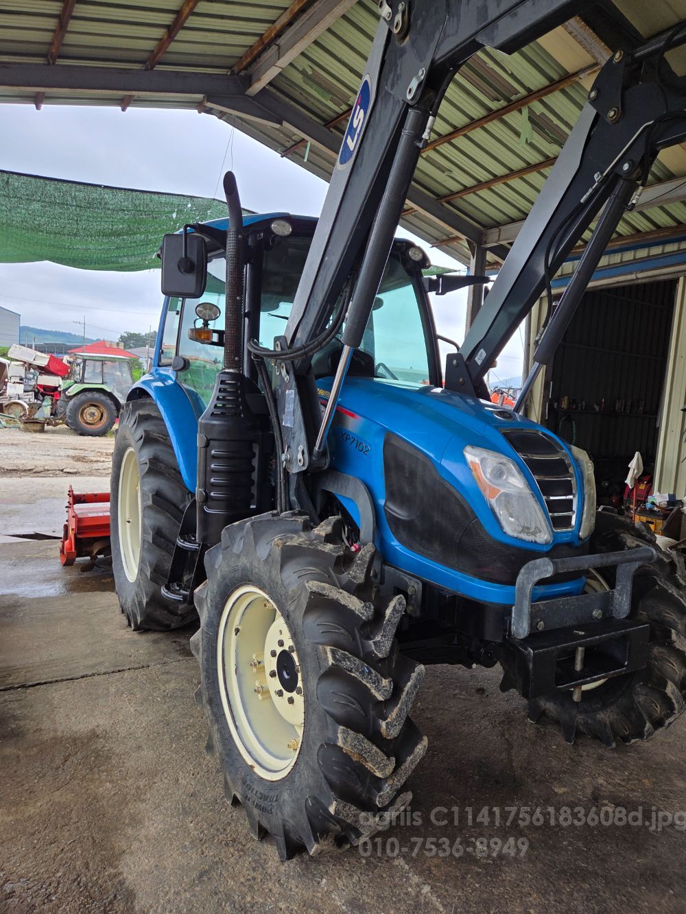 LS 트랙터 XP7102-EDPS-M (102마력) 뒤우측면