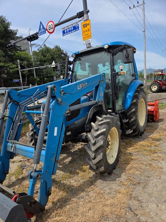 LS Tractor MT5.73 (73.9hp) 앞좌측면