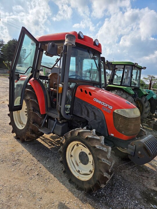 Daedong Tractor D500 (50hp) 앞좌측면
