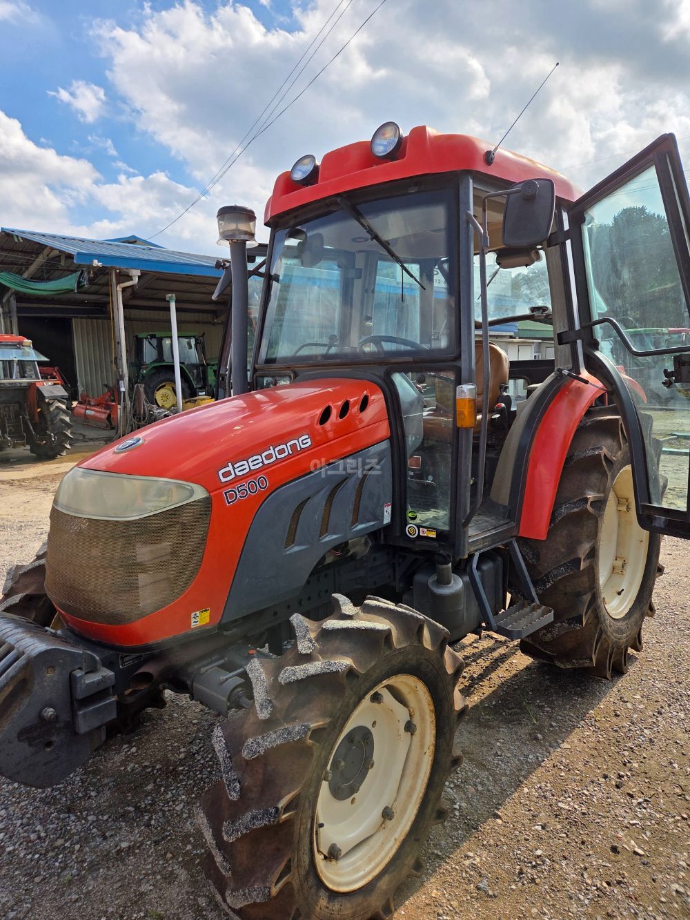 Daedong Tractor D500 (50hp) 뒤우측면