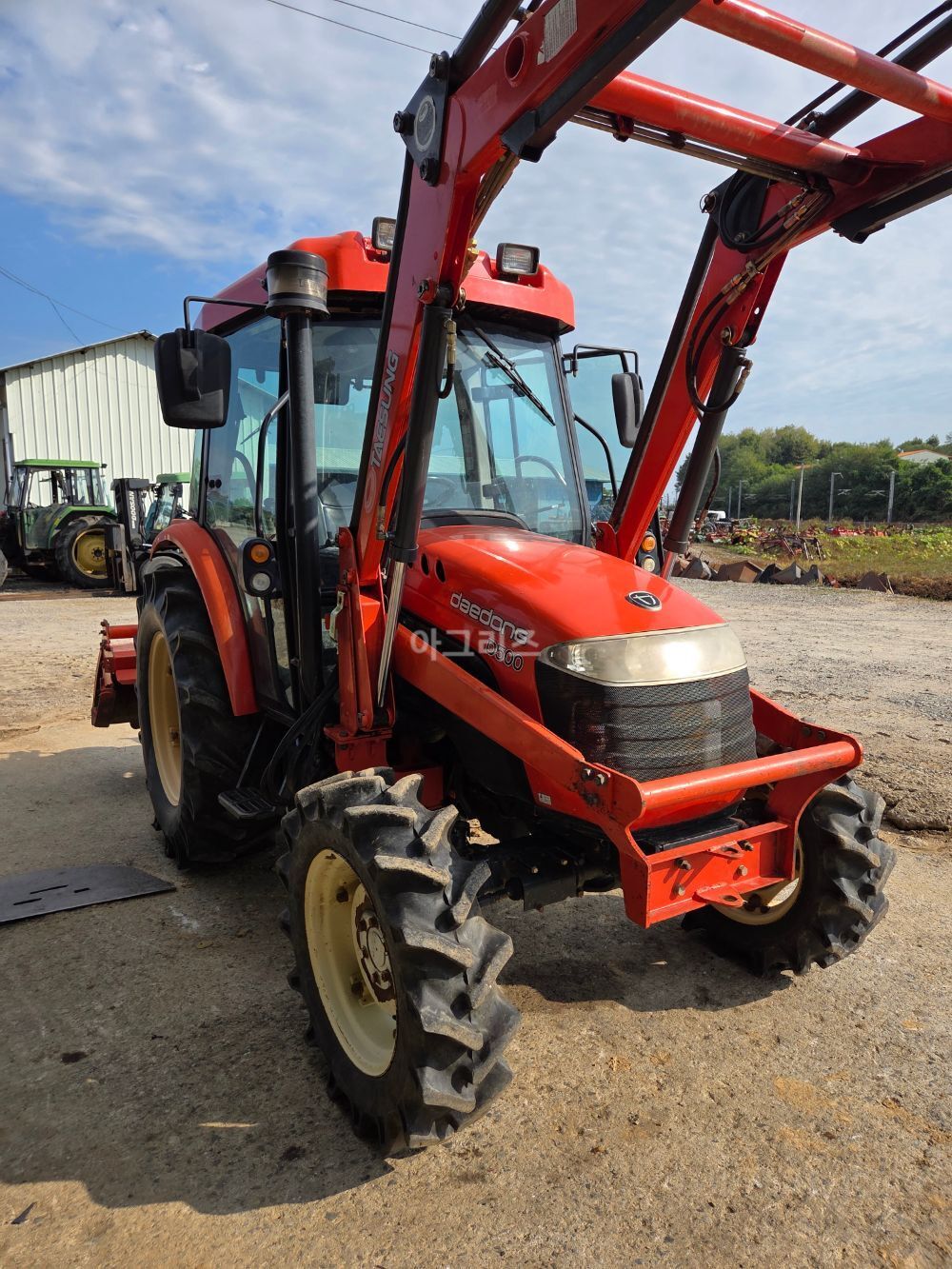 대동 트랙터 D500 (50마력) 뒤우측면
