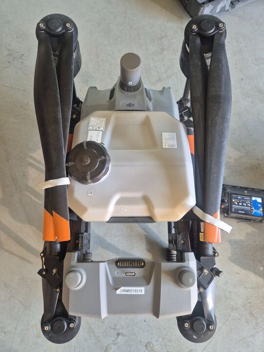 DJI 농업용드론 T20P 앞좌측면