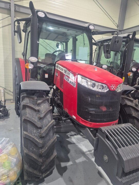 아세아 MF 트랙터 MF4710 (100마력) 앞좌측면