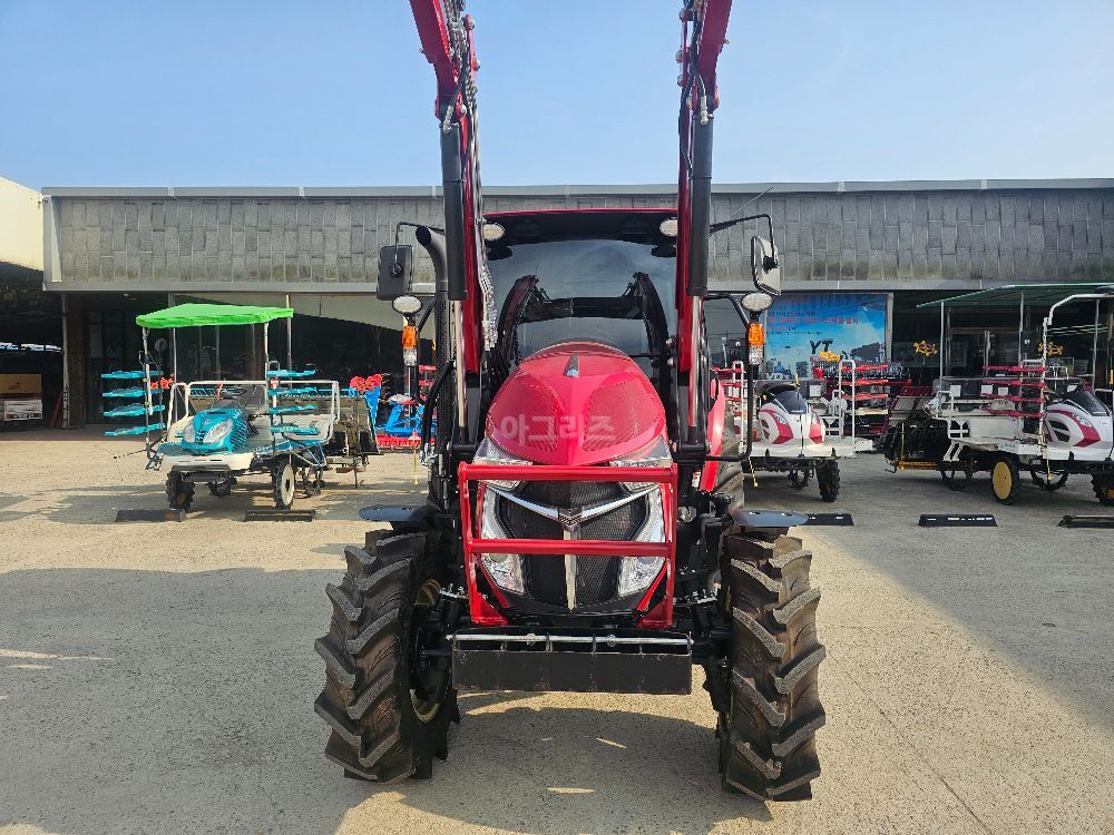 얀마 트랙터 YT470 (70마력) 뒤우측면