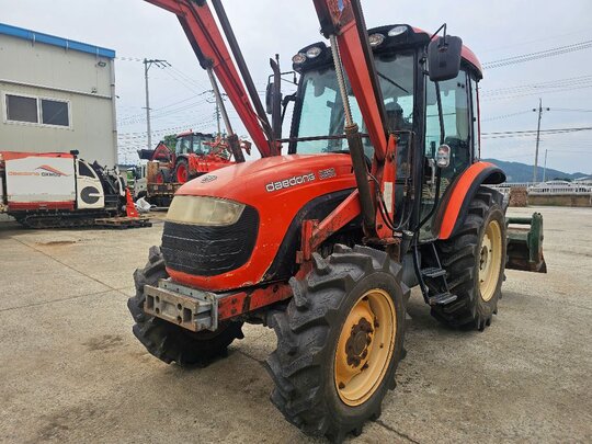 대동 트랙터 D652 (65마력) 앞좌측면