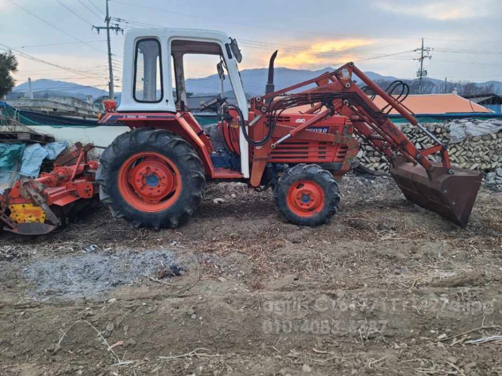 대동 트랙터 L3503-D (35마력) 뒤우측면