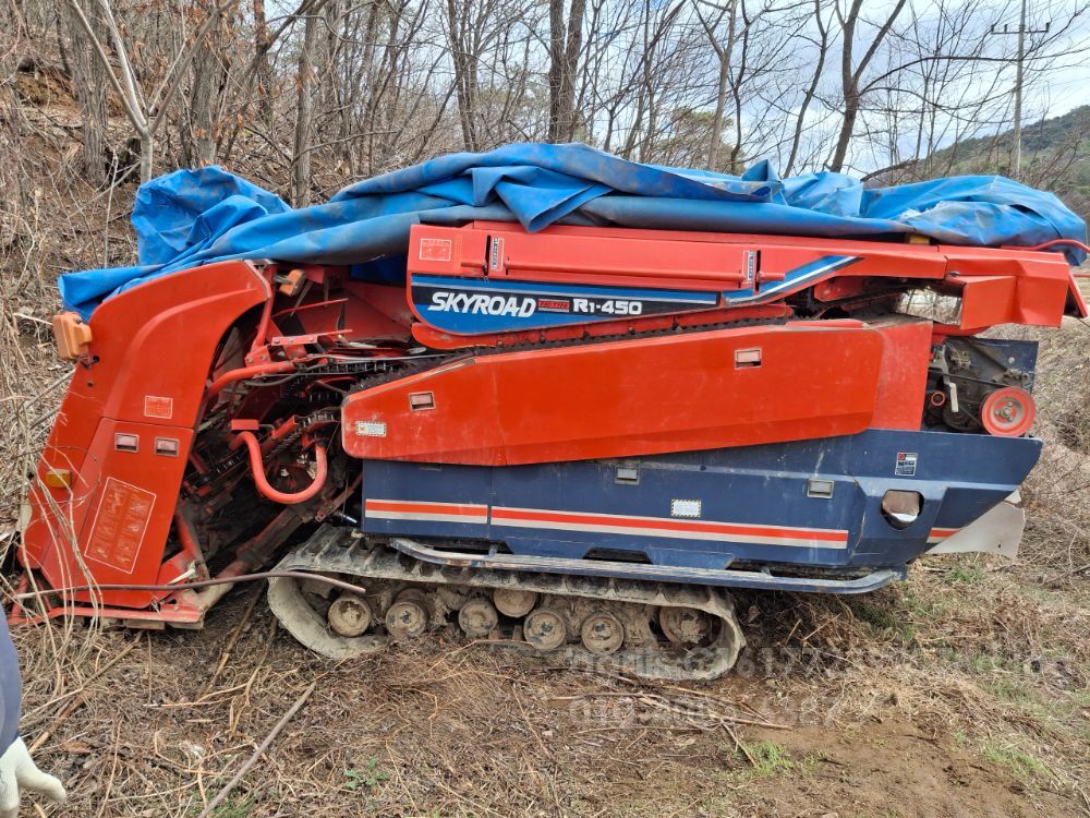 대동 콤바인 R1-450 (4조식) 뒤우측면