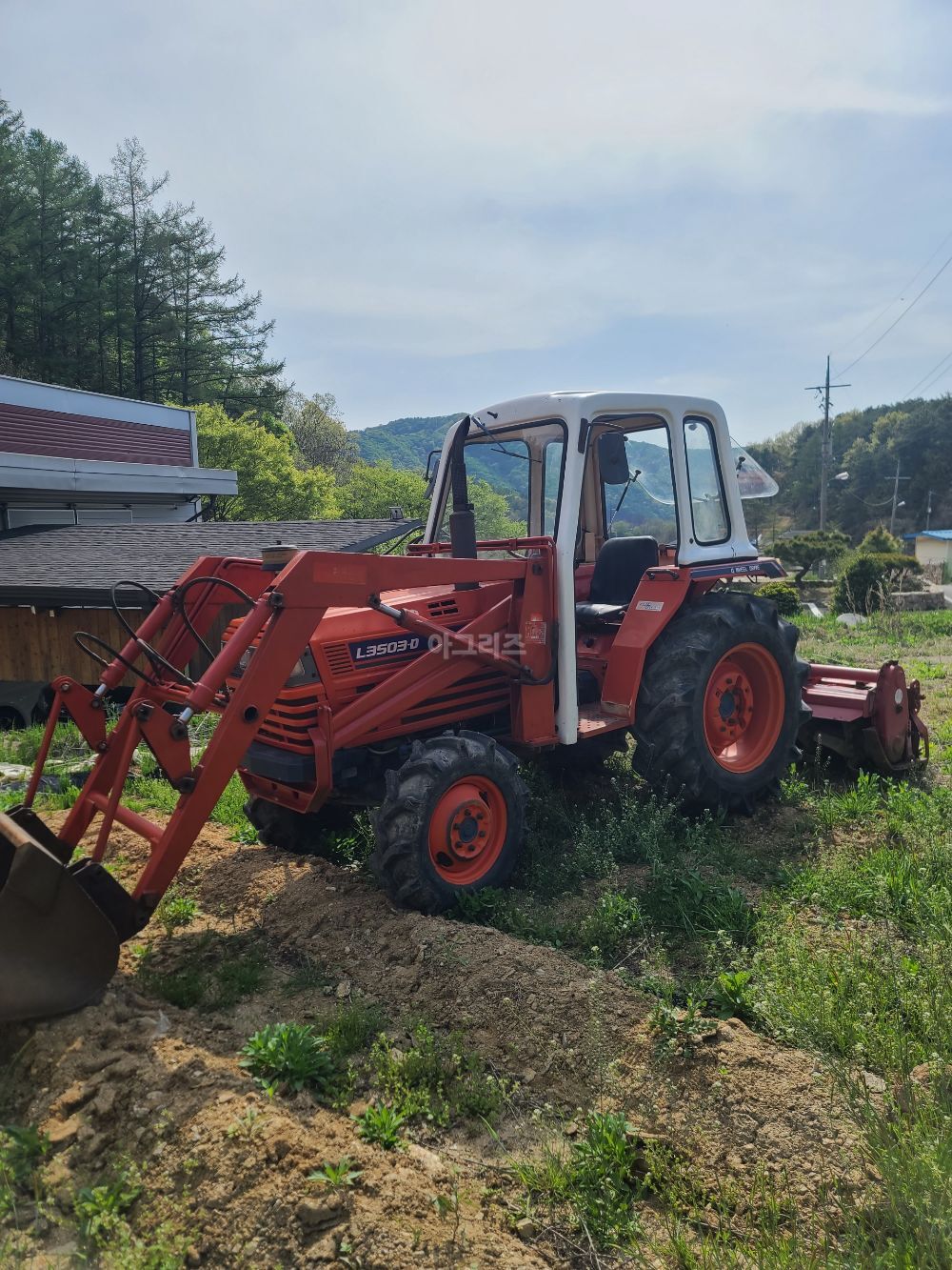 대동 트랙터 D3503 (35마력) 뒤우측면